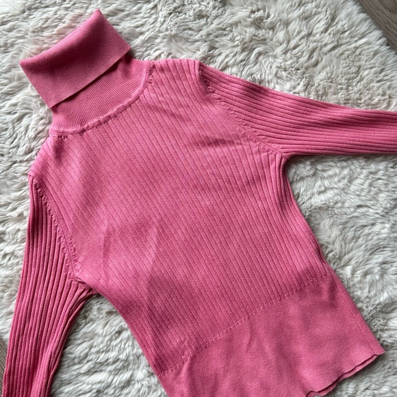 LIKE NEW Zara Cropped Pink Ribbed Turtleneck Long Sleeve Bubblegum Cute - Picture 7 of 7